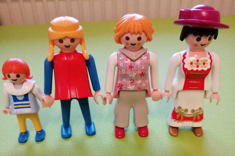 spielfiguren als familie